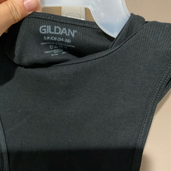Mens Gildan tank tops. Size small, black - Picture 3 of 3